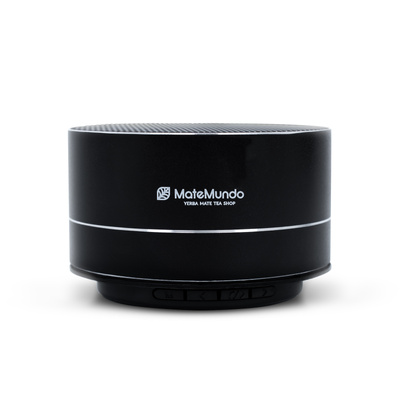 Speaker with MateMundo logo