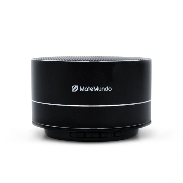 Speaker with MateMundo logo