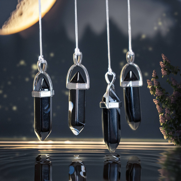 Pendant with black agate in pouch + chain