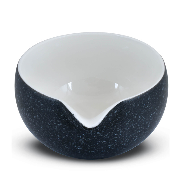 Matchawan – Ceramic Matcha Bowl with Spout – Kurai